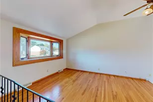 211 W Overlook Dr, Eastlake, OH 44095 - Photo 4