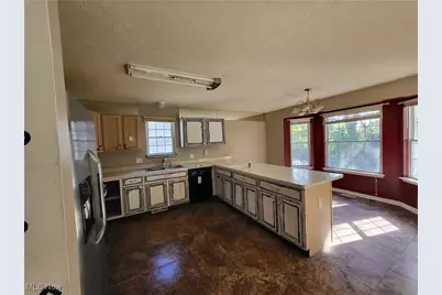 16216 Sunny Glenn Avenue, Loveland, OH 44128 - Photo 2