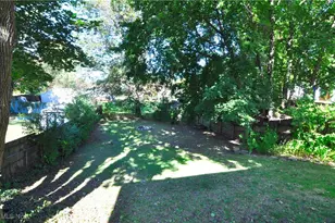 217 W Summit St, Barberton, OH 44203 - Photo 20