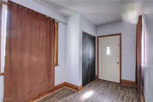 217 W Summit St, Barberton, OH 44203 - Photo 2