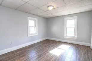 217 W Summit St, Barberton, OH 44203 - Photo 14