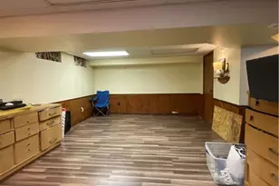 276 E 317th St, Willowick, OH 44095 - Photo 8