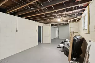 748 Chalker St, Akron, OH 44310 - Photo 38