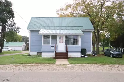 325 Pearl Street, Newcomerstown, OH 43832 - Photo 1