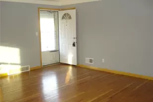 2253 E 290th St, Wickliffe, OH 44092 - Photo 2