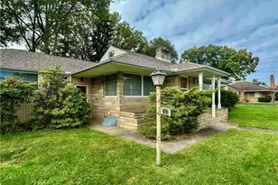 703 Melwood Dr NE, Warren, OH 44483 - Photo 2