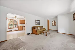 1558 Portal Dr NE, Howland, OH 44484 - Photo 12