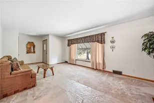 1558 Portal Dr NE, Howland, OH 44484 - Photo 10