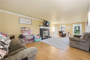 1738 Island Dr, Poland, OH 44514 - Photo 8