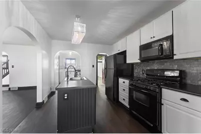 4038 Sunset Boulevard, Youngstown, OH 44512 - Photo 10