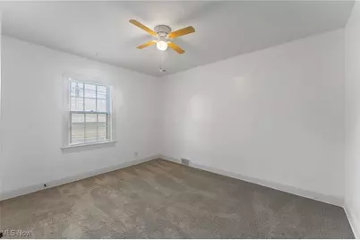 4038 Sunset Boulevard, Youngstown, OH 44512 - Photo 18