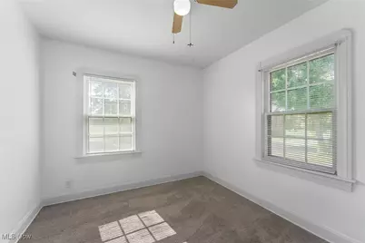 4038 Sunset Boulevard, Youngstown, OH 44512 - Photo 16