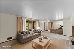 567 Sealock Ave, Steubenville, OH 43952 - Photo 8