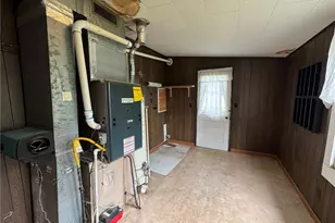 705 Main St, Pennsboro, WV 26415 - Photo 40