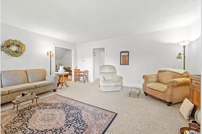 203 Glamorgan Street, Alliance, OH 44601 - Photo 6