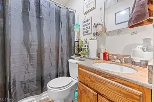 203 Glamorgan St, Alliance, OH 44601 - Photo 8