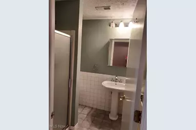 11014 Detroit Avenue #EE1, Loveland, OH 44102 - Photo 12