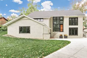 20601 Shelburne Rd, Huber Heights, OH 44122 - Photo 1