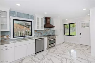 20601 Shelburne Rd, Huber Heights, OH 44122 - Photo 10