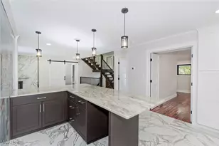 20601 Shelburne Rd, Huber Heights, OH 44122 - Photo 8