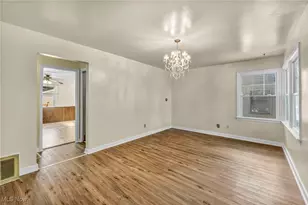 1167 Hilltop Dr, Akron, OH 44310 - Photo 10