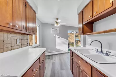 18809 Bella Drive, Loveland, OH 44119 - Photo 12