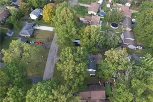 1845 Celeste Cir, Austintown, OH 44511 - Photo 34