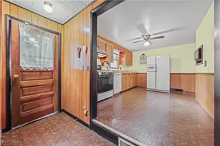 11960 Freshley Ave, Alliance, OH 44601 - Photo 6