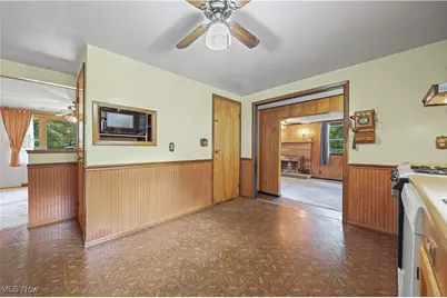 11960 Freshley Avenue, Alliance, OH 44601 - Photo 8