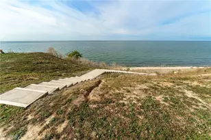 32321 Lakeshore Blvd, Willowick, OH 44095 - Photo 8