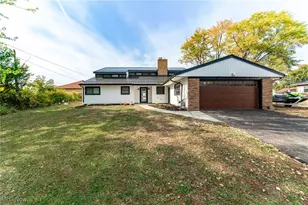 32321 Lakeshore Blvd, Willowick, OH 44095 - Photo 2