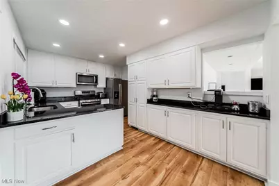 32321 Lake Shore Boulevard, Willowick, OH 44095 - Photo 32