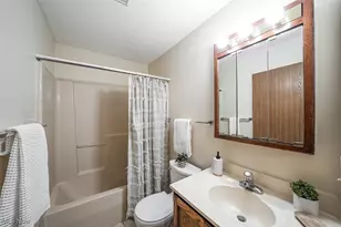 8140 Southwood Dr, Garrettsville, OH 44231 - Photo 10