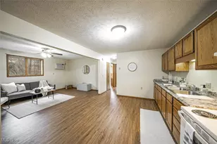 8140 Southwood Dr, Garrettsville, OH 44231 - Photo 4