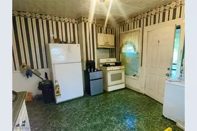 1679 Lockwood Avenue, East Cleveland, OH 44112 - Photo 6