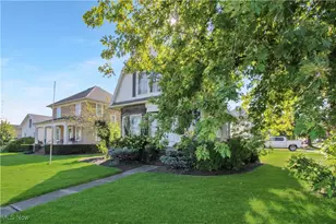 229 W 4th St, Port Clinton, OH 43452 - Photo 2