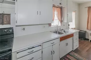 229 W 4th St, Port Clinton, OH 43452 - Photo 36