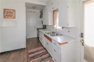229 W 4th St, Port Clinton, OH 43452 - Photo 34