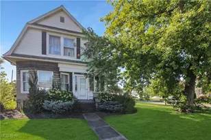 229 W 4th St, Port Clinton, OH 43452 - Photo 4