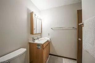 8140 Southwood Dr, Garrettsville, OH 44231 - Photo 12