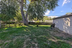 2215 Willowrow Ave NE, Canton, OH 44705 - Photo 10