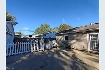 2215 Willowrow Avenue NE, Canton, OH 44705 - Photo 12