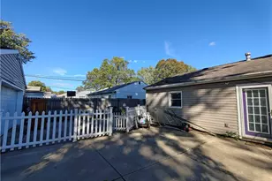 2215 Willowrow Ave NE, Canton, OH 44705 - Photo 12