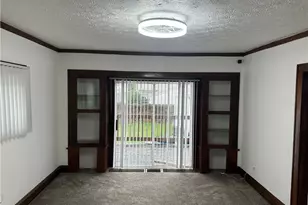 434 Hillwood Dr, Akron, OH 44320 - Photo 10