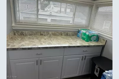 434 Hillwood Drive, Akron, OH 44320 - Photo 8