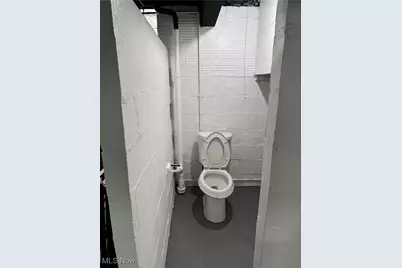 434 Hillwood Drive, Akron, OH 44320 - Photo 28