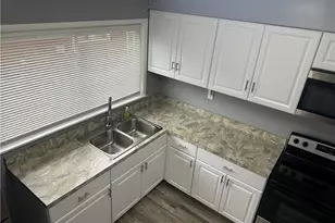 434 Hillwood Dr, Akron, OH 44320 - Photo 6