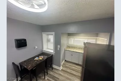 434 Hillwood Drive, Akron, OH 44320 - Photo 8