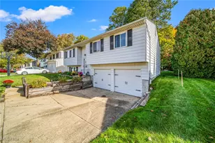 5771 Marine Pkwy, Mentor on the Lake, OH 44060 - Photo 2