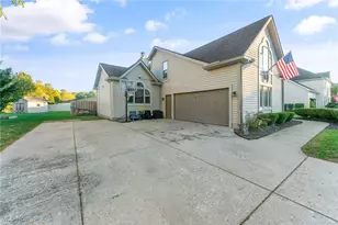 2319 Hunters Ridge, Boardman, OH 44512 - Photo 4